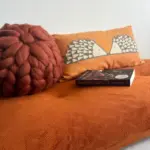 Cojín de lana con nudo