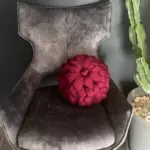 Cojín de lana con nudo