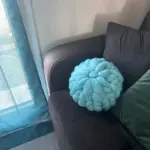 Cojín de lana con nudo